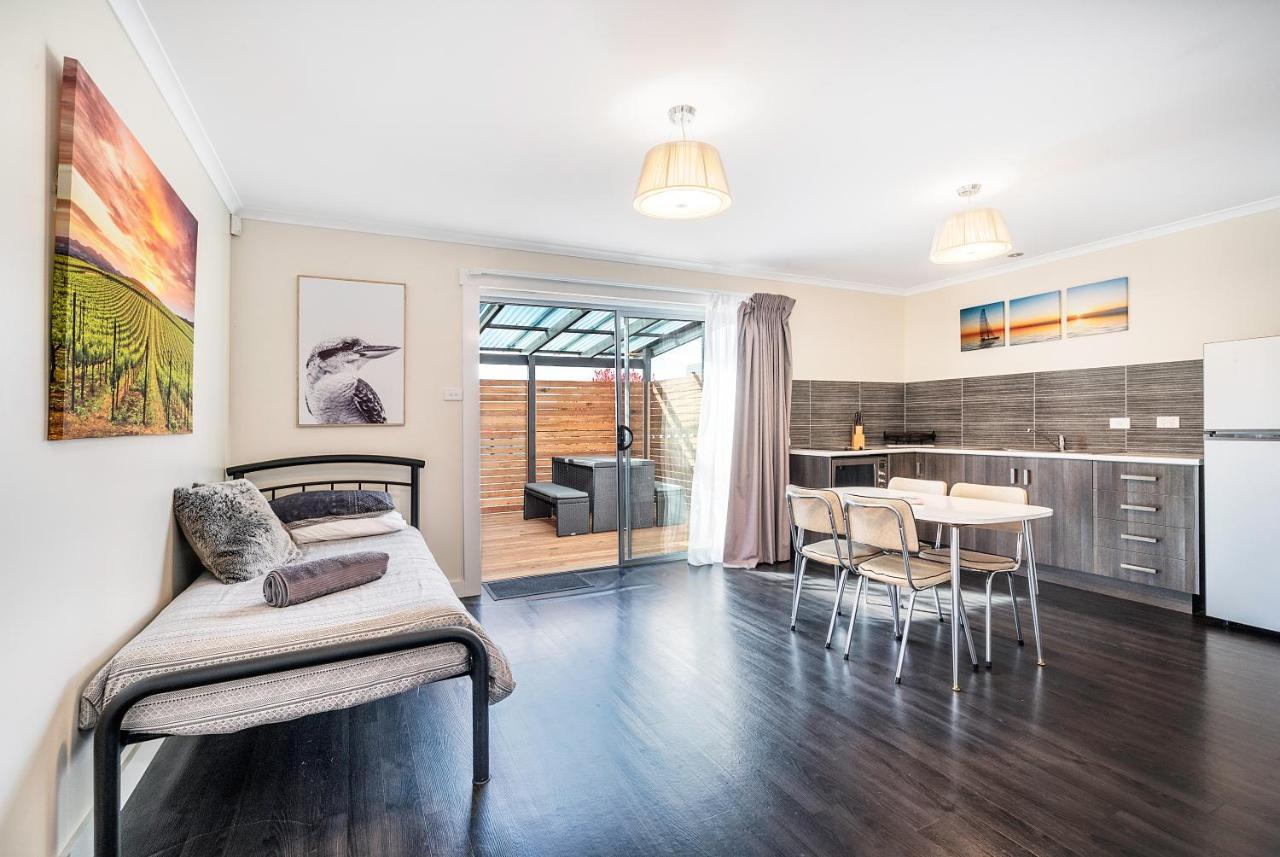 Ruby Soho Villas Порт-Сорелл Экстерьер фото